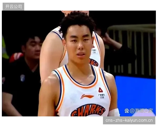 上海男篮青训体系开花结果，李弘权和李添荣等年轻球员成为球队中坚力量。